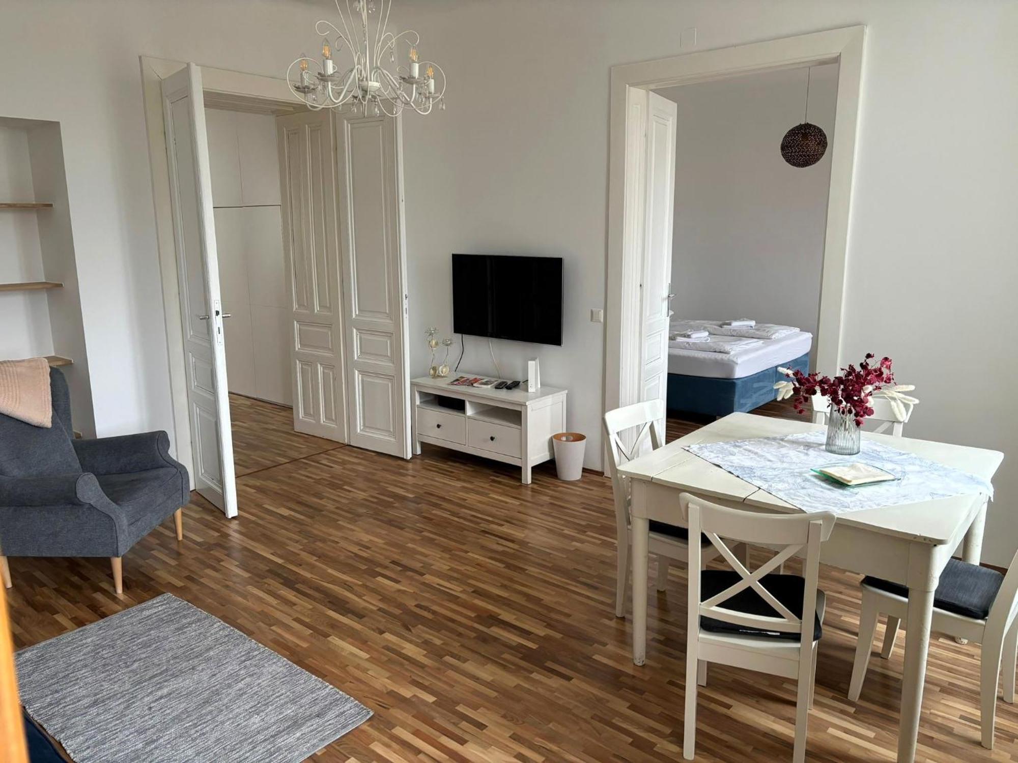 Casa Nostra - Sonnige Direkt Am Augarten Apartment *